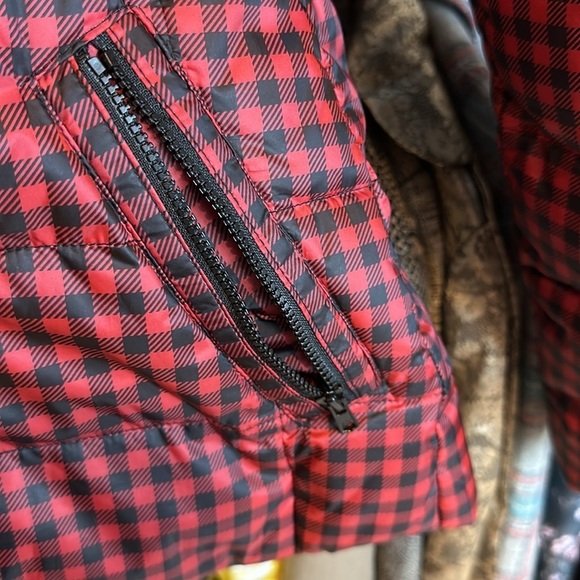 Talbots red and black gingham puffer coat with detachable faux fur hood size XS - Picture 5 of 6